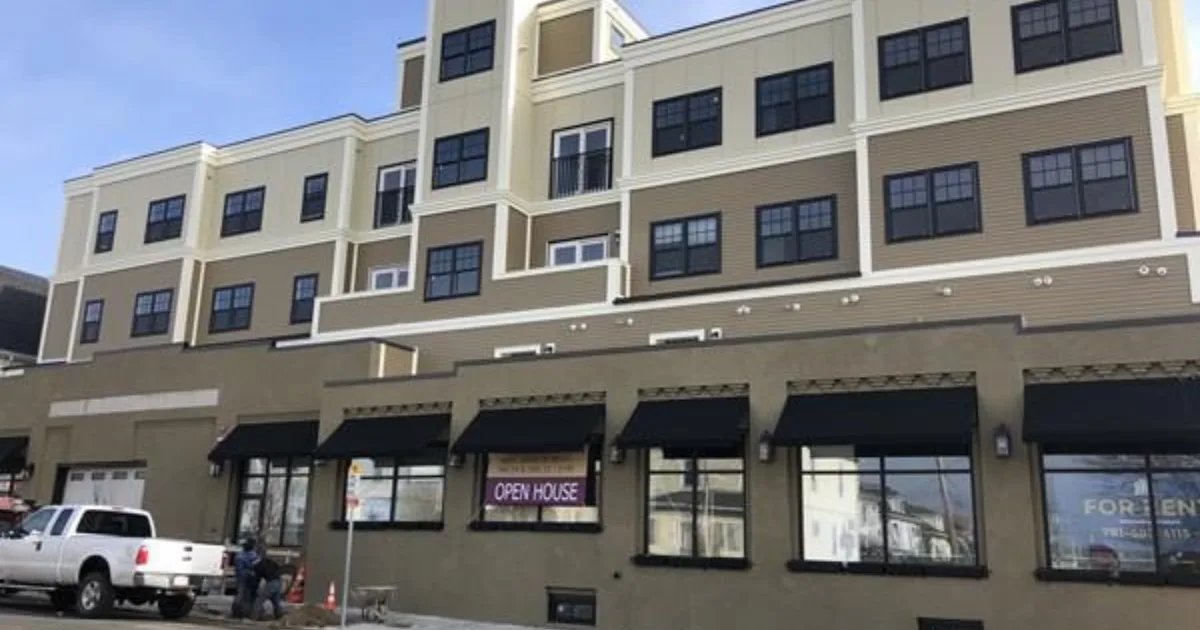 375 Main Street Everett MA property exterior